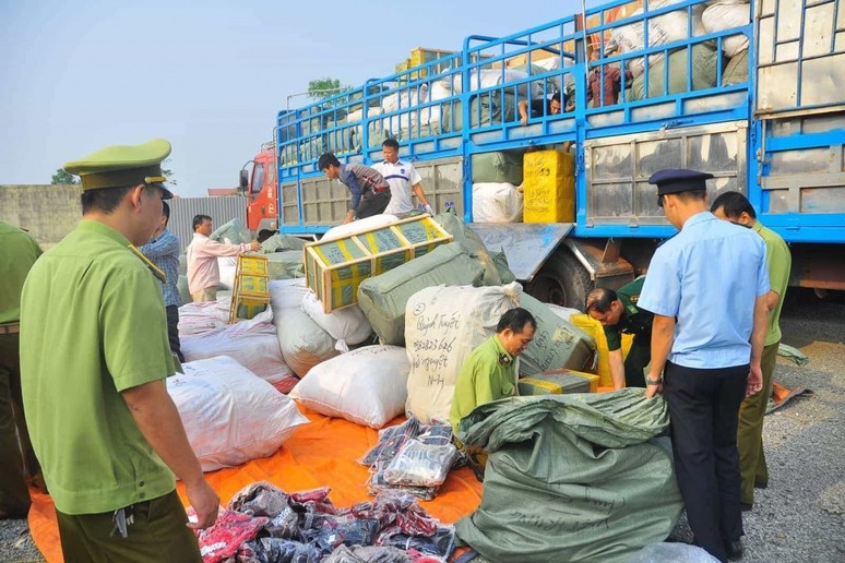Thủ tướng: Xử lý nghiêm cán bộ, sĩ quan bảo kê, tiếp tay buôn lậu, hàng giả