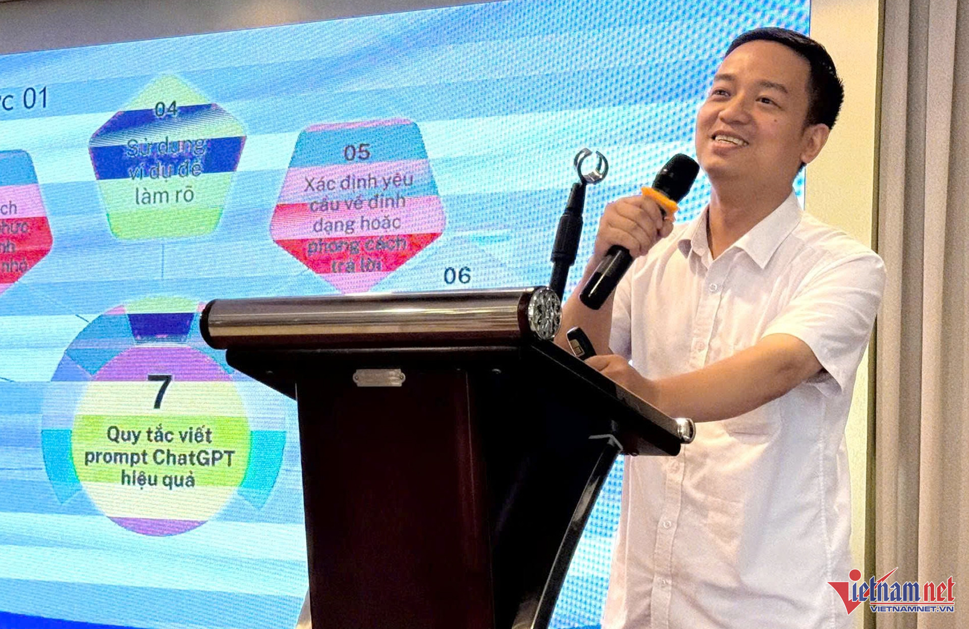 'Thanh niên khởi nghiệp cần sớm tiếp cận các hình thức thương mại điện tử' 3 W-thuong mai dien tu 5.jpg