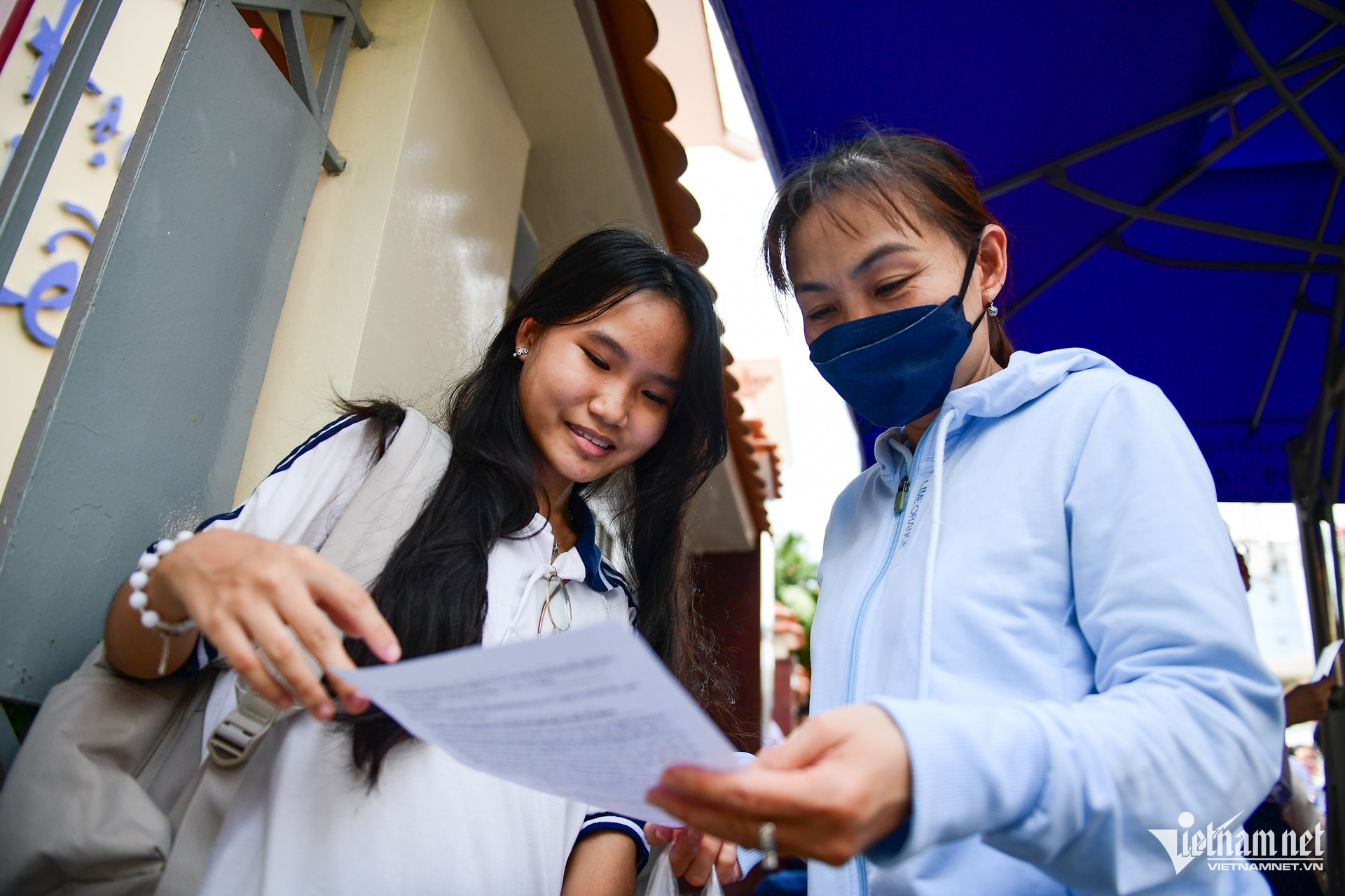 3 thí sinh làm bài Ngữ văn bị lập biên bản khi thi vào lớp 10 TPHCM năm 2025