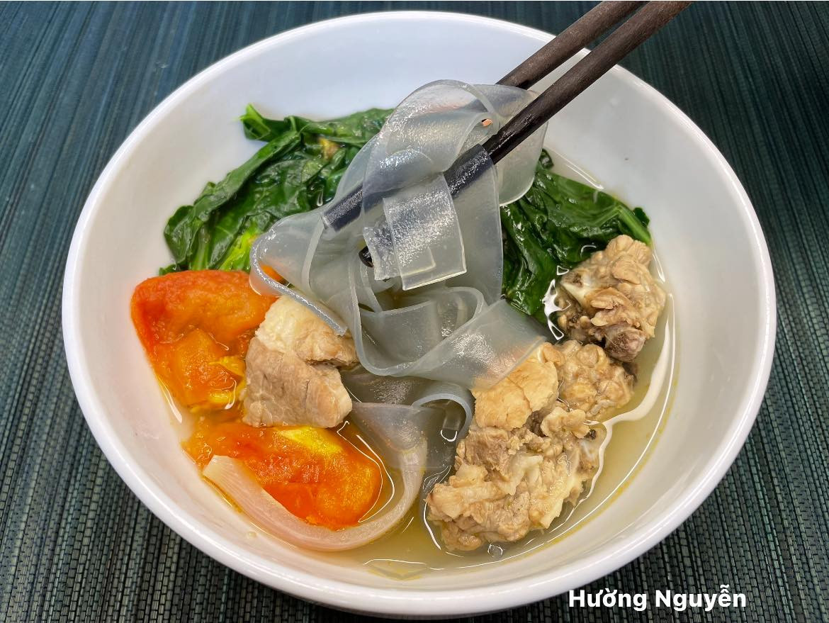 củ dong hường nguyễn 0.jpg