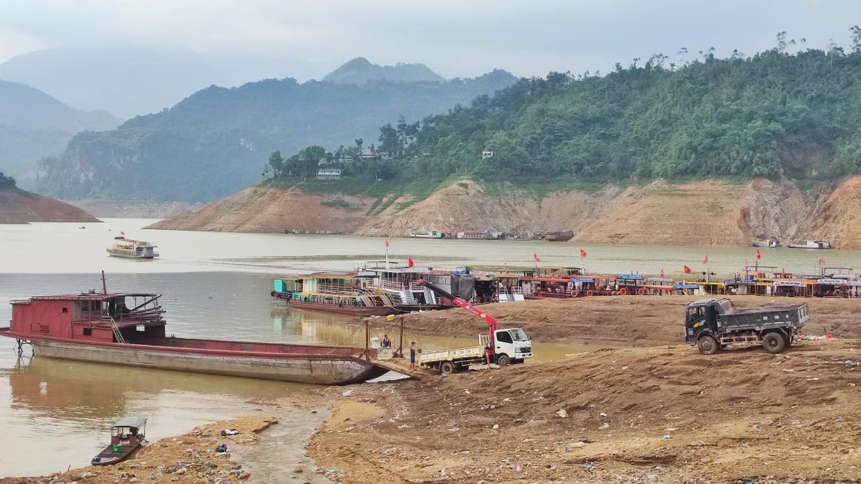 ho hoa binh 6.jpg