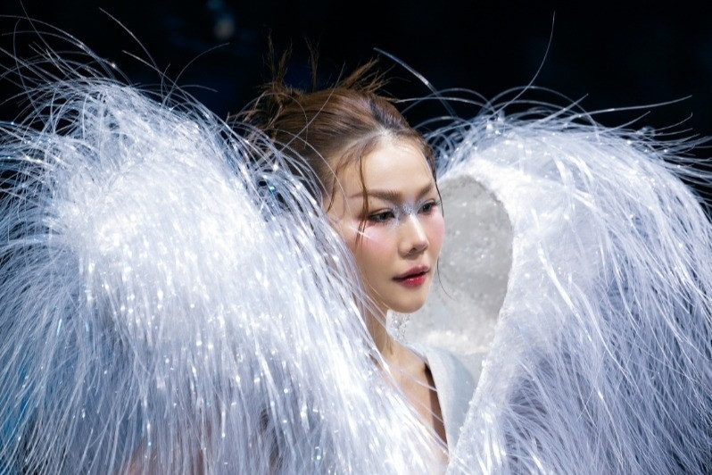 Hoa hậu Thanh Thủy, siêu mẫu Thanh Hằng ấn tượng trên sàn catwalk