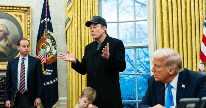 Khẩu chiến giữa ông Trump và tỷ phú Elon Musk tiếp tục tăng nhiệt