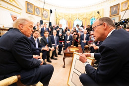 Ông Trump nói nên để Nga và Ukraine 'giao tranh thêm một thời gian'