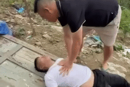 Clip thanh niên tự trói tay nhảy cầu Thanh Trì tự tử được cứu sống kỳ diệu