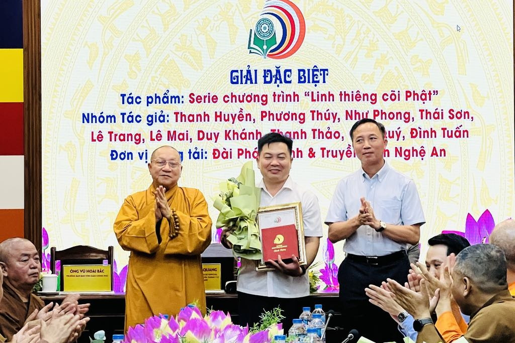 Vinh danh 36 tác phẩm báo chí xuất sắc thắp sáng ngọn đèn Phật pháp