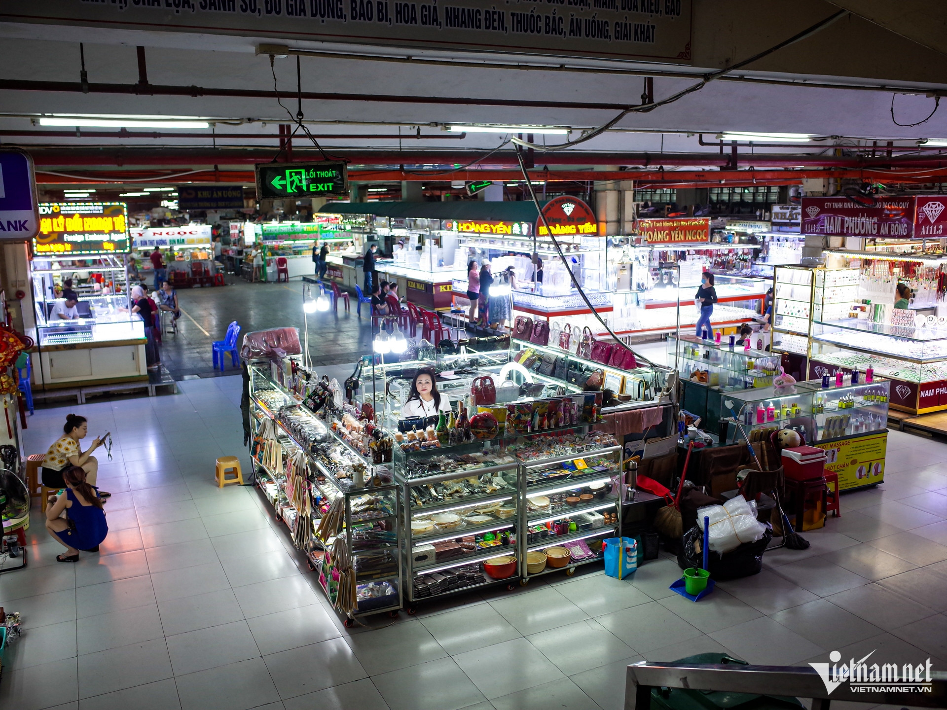 W-chợ TPHCM Nguyễn Huế_ 22.jpg