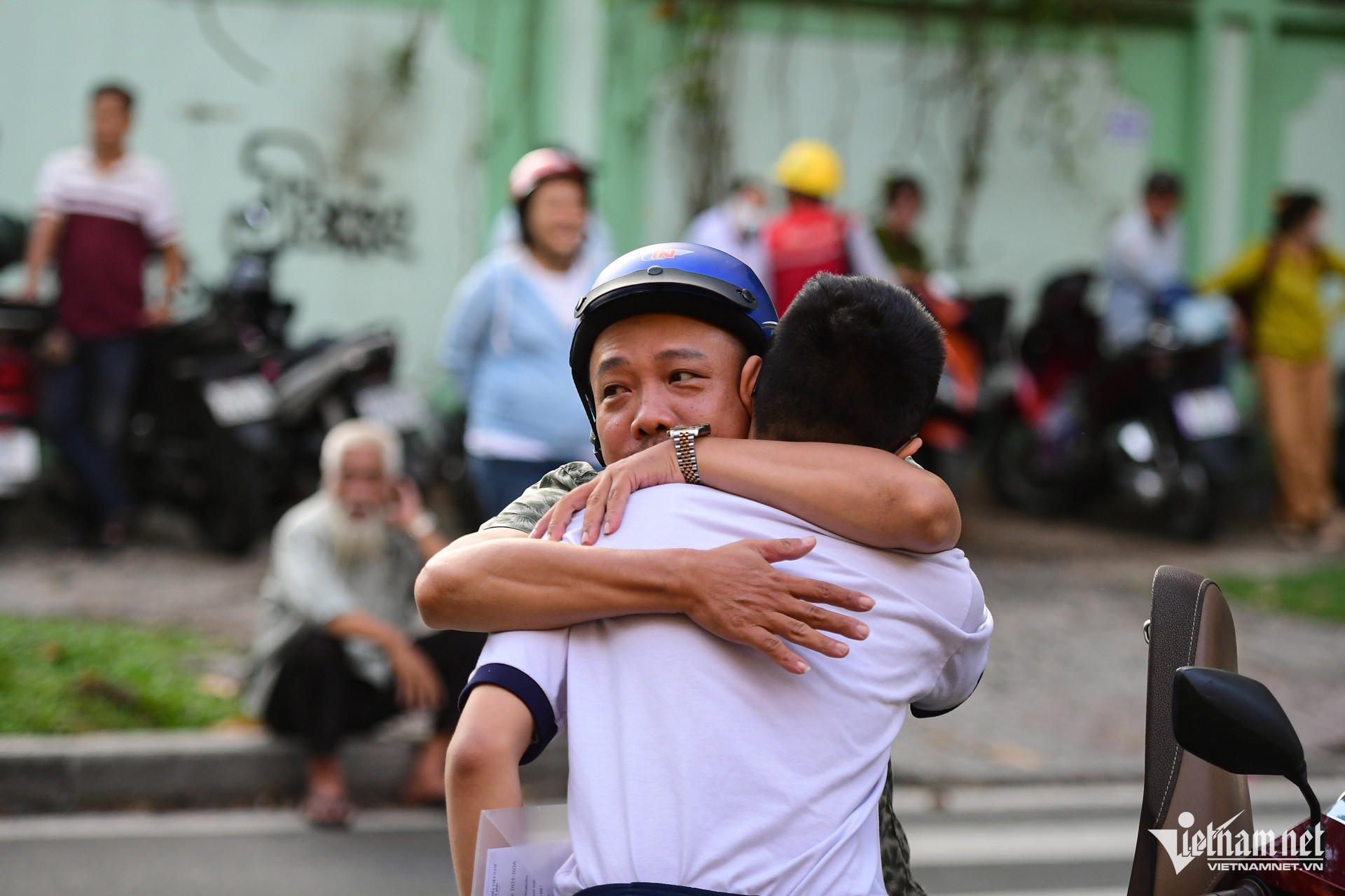 W-thi vào 10 Nguyễn Huế_.jpg
