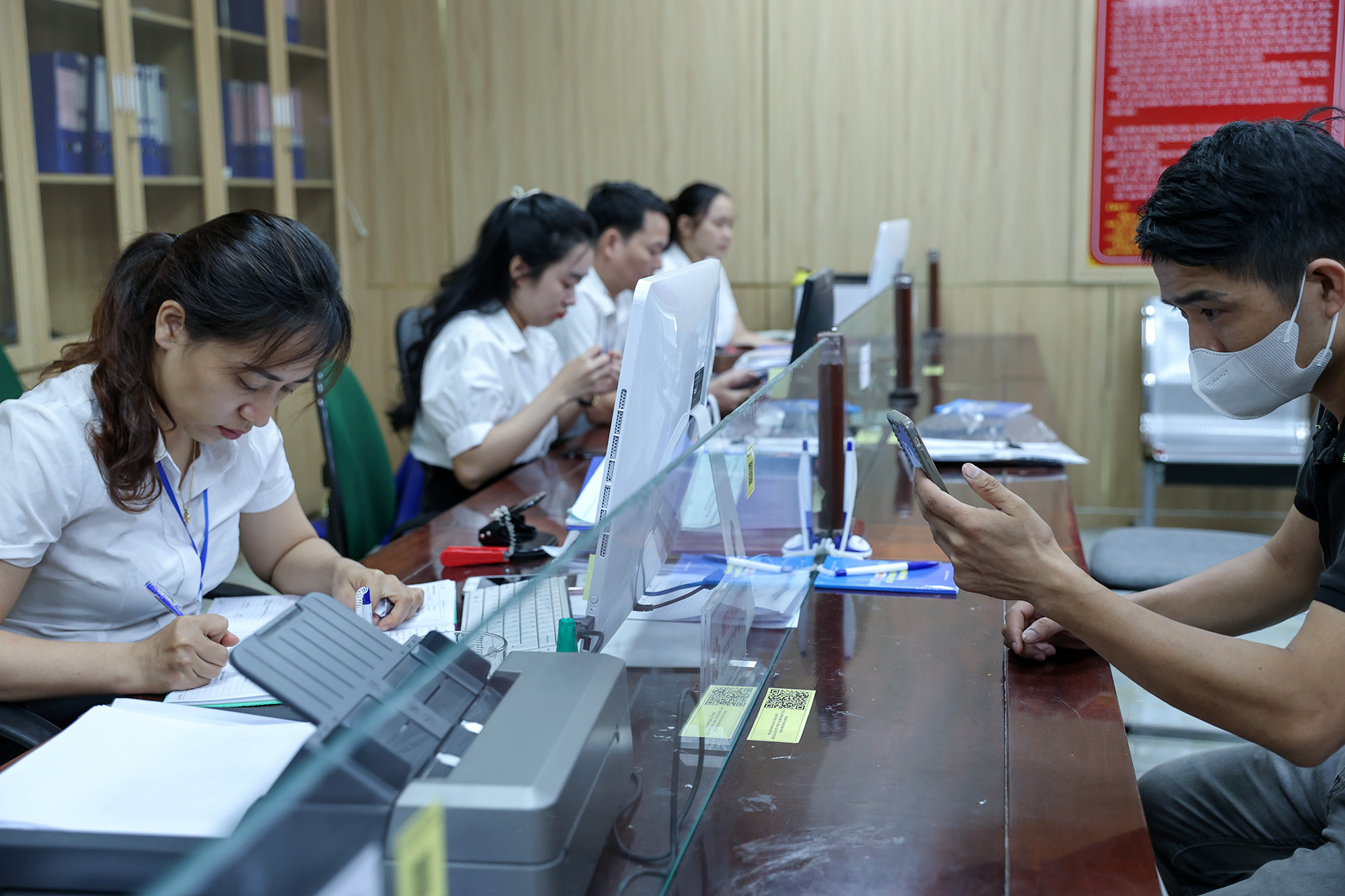 Đề xuất tăng tuổi công chức được cử đi học thạc sĩ phù hợp với tuổi nghỉ hưu mới