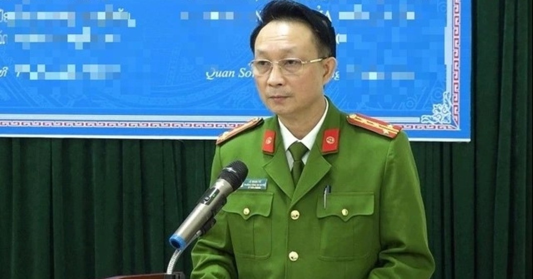 Cựu trưởng công an huyện nhận hối lộ bộ bàn ghế...