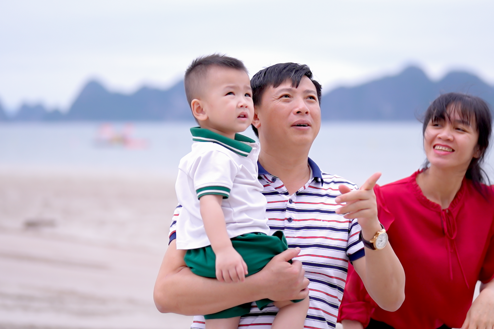 Kỳ tích người mẹ 43 tuổi sinh con trai khỏe mạnh sau 21 năm vô sinh