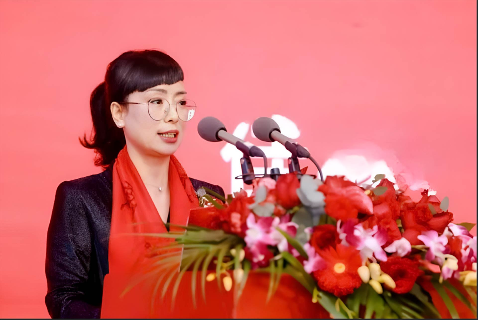 nu ty phu 2.jpg