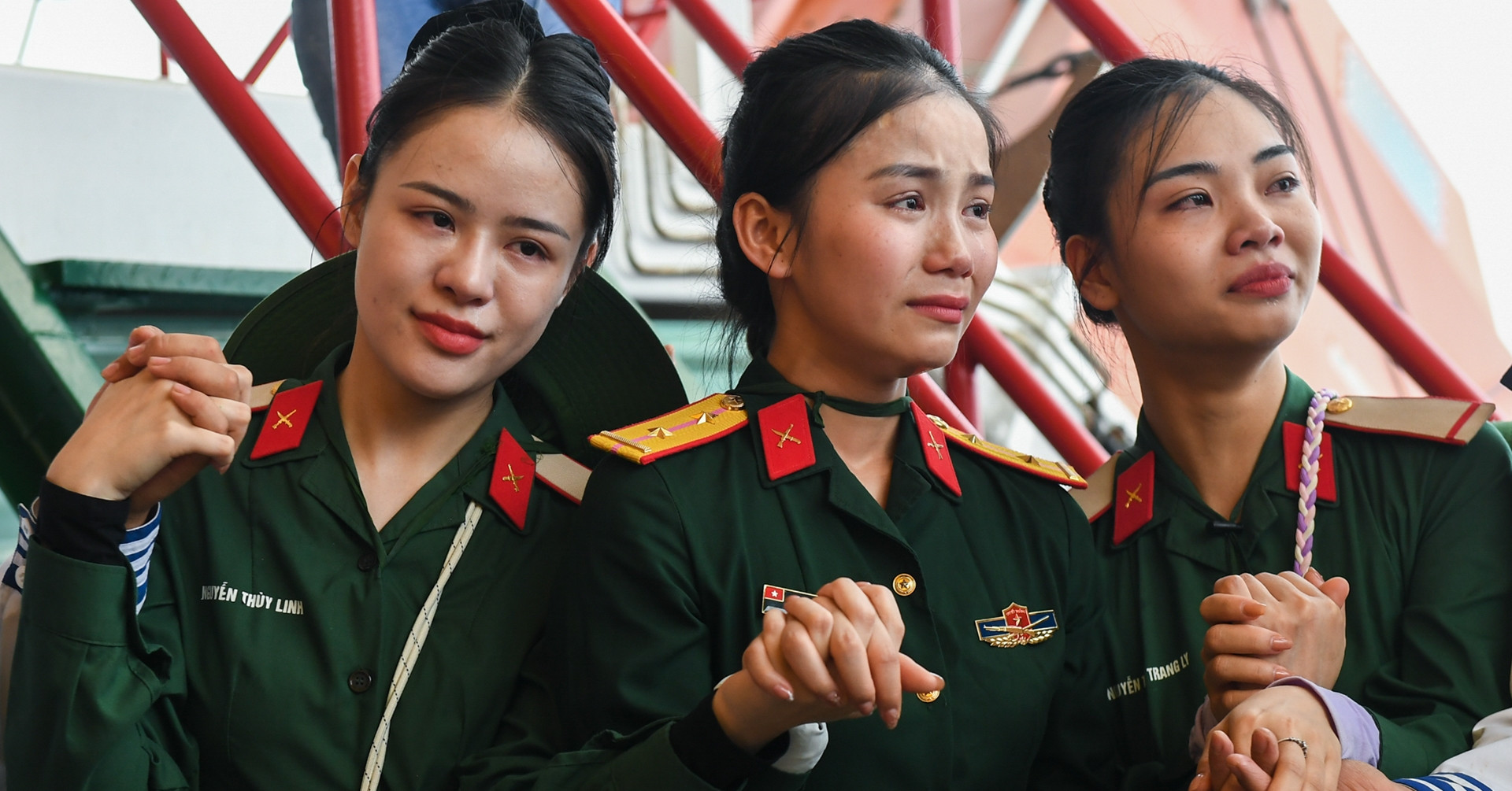 Nước mắt nữ văn công và chiếc hộp hình trái tim của người lính Trường Sa