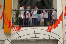 Phụ huynh 'xuống tiền' thuê khách sạn, để con thi lớp 10 gần nhất