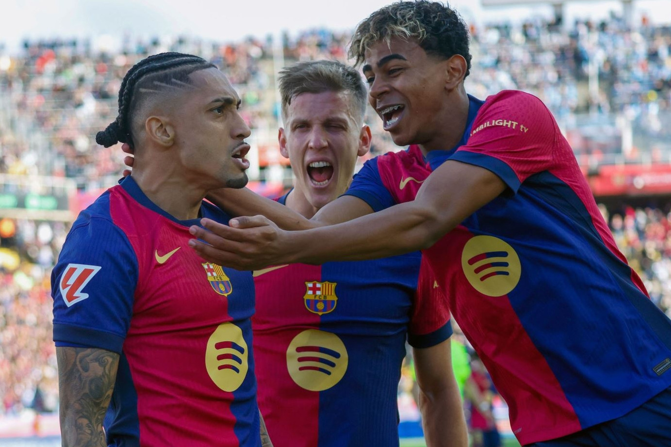Raphinha đánh bại Yamal, nhận giải Cầu thủ xuất sắc nhất La Liga