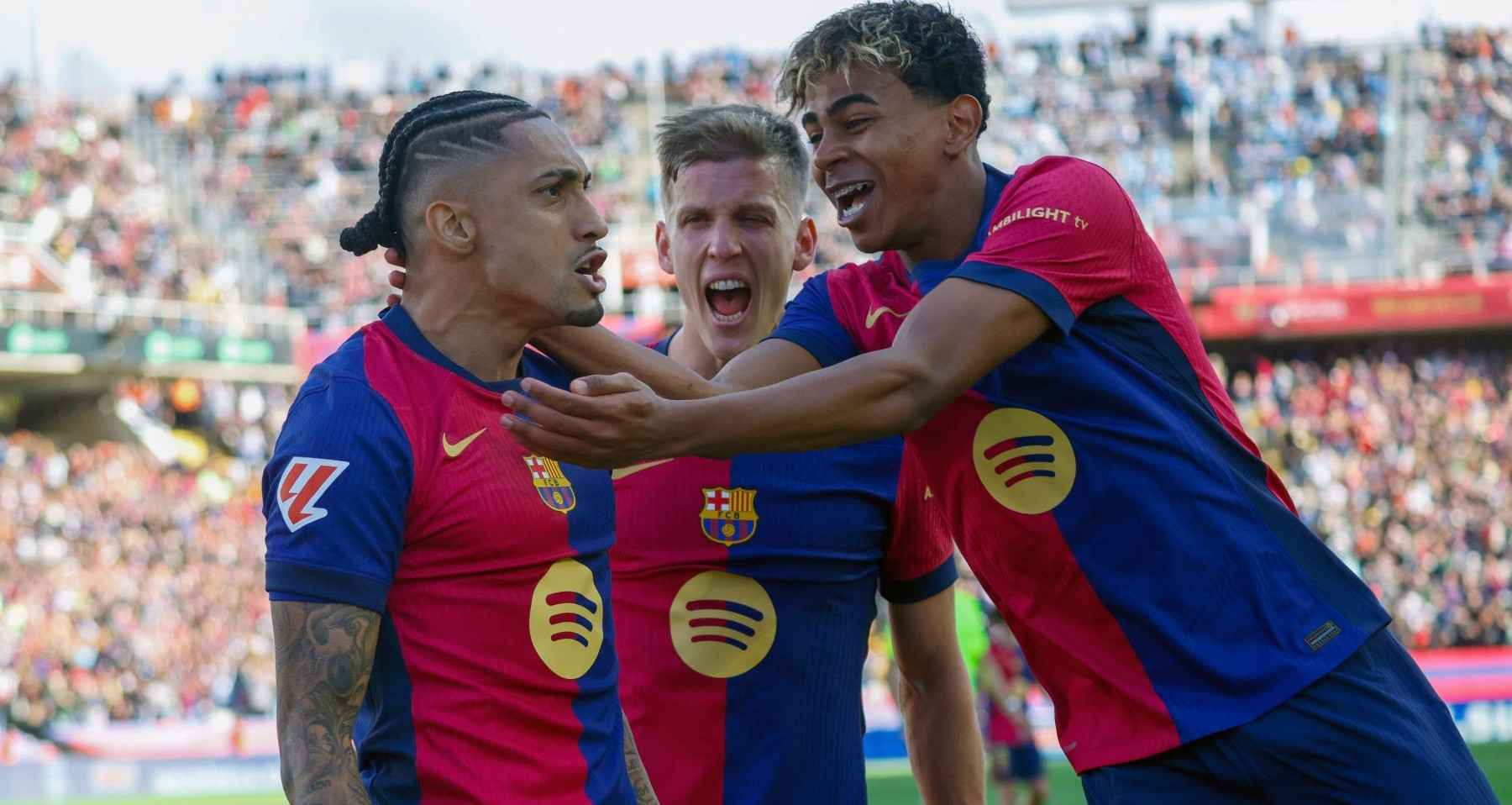 Raphinha đánh bại Yamal, nhận giải Cầu thủ xuất sắc nhất La Liga