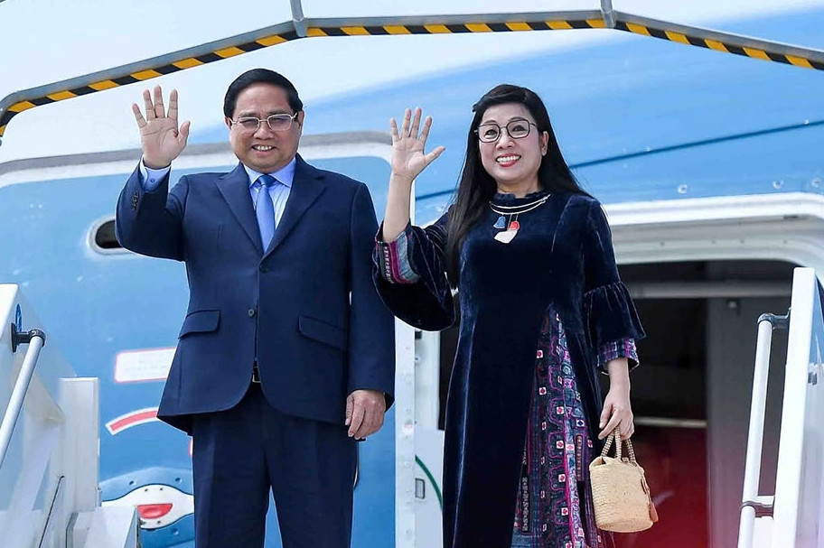 Thủ tướng Phạm Minh Chính và Phu nhân tới Pháp