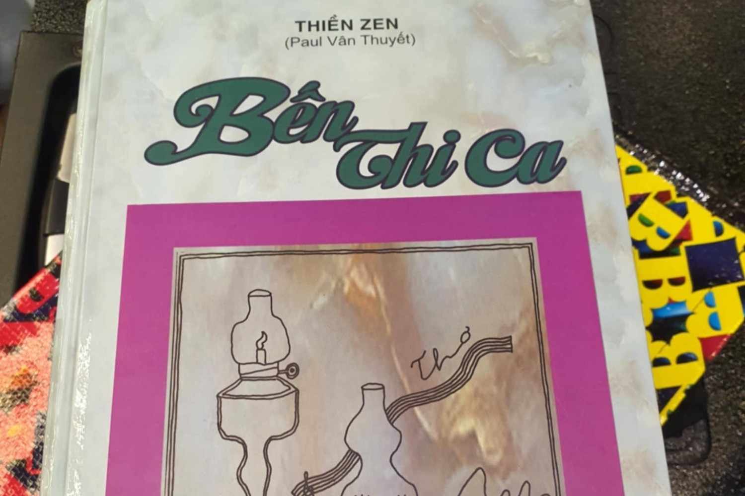 Tuyển tập thi ca đồ sộ hơn 1.200 trang của hoạ sĩ Paul Vân Thuyết
