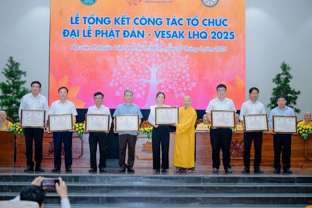 tuyenduongcongduc (28).jpg