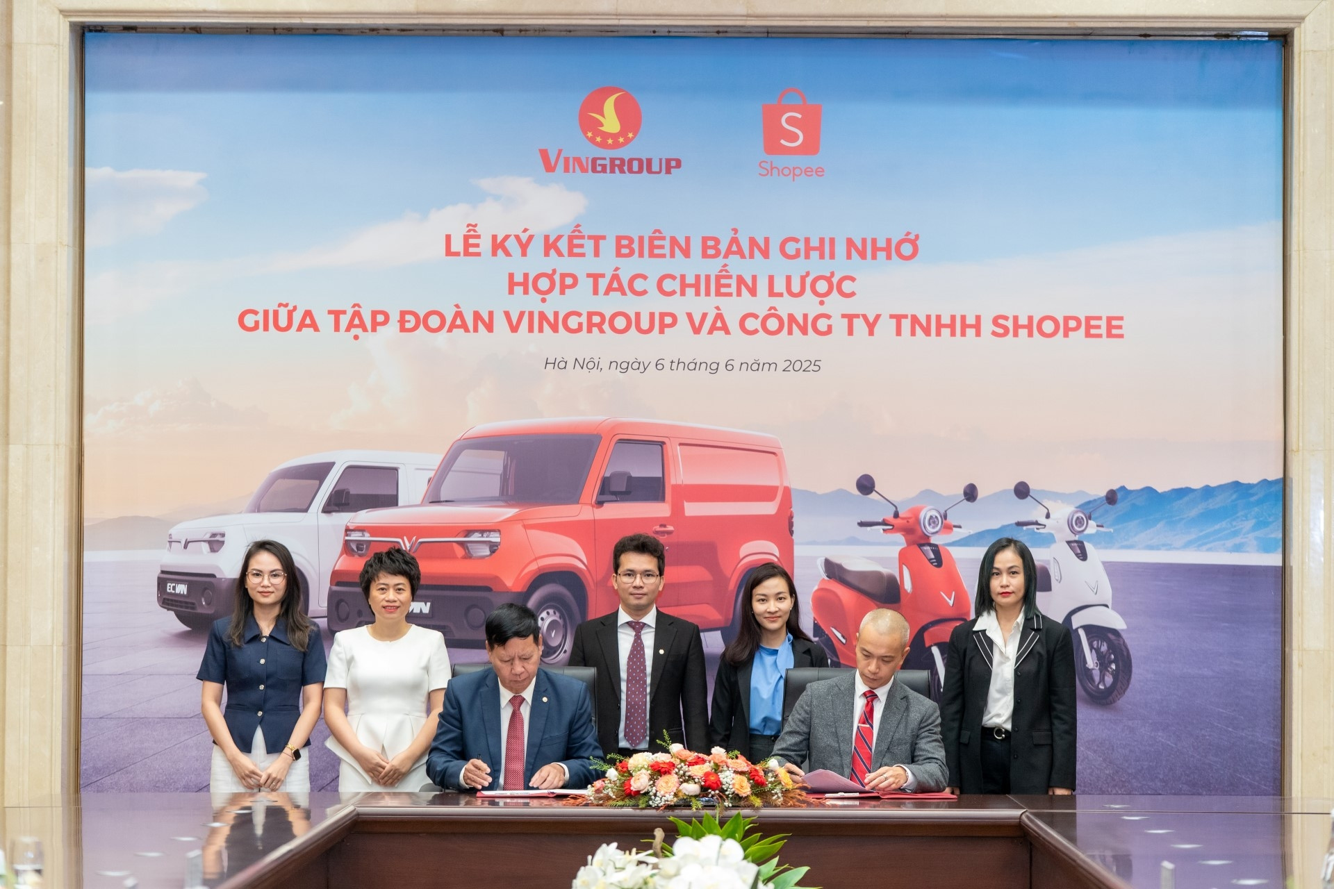 Vingroup và Shopee hợp tác phát triển hạ tầng dịch vụ thương mại điện tử