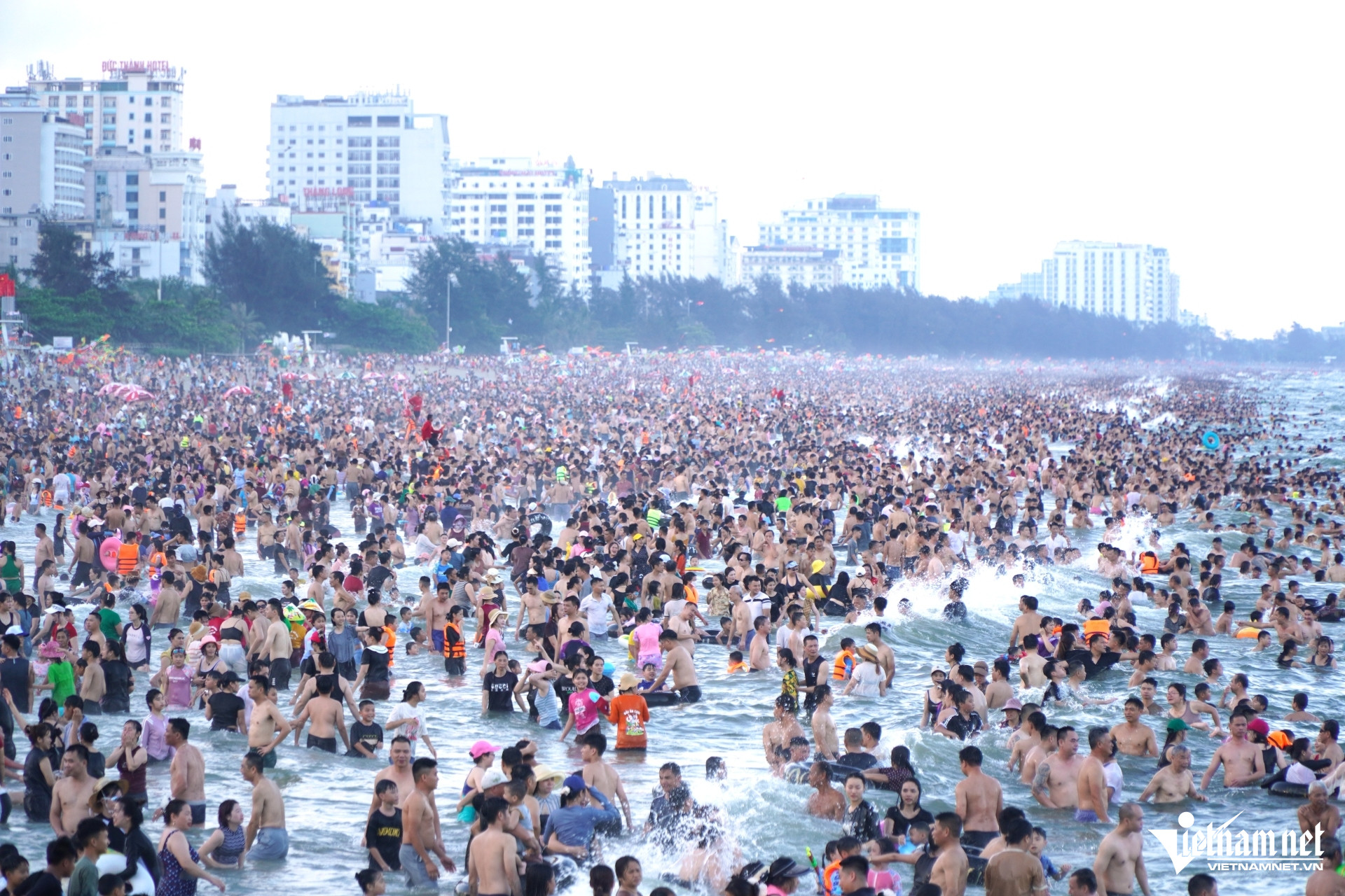 W-a1Biển Sầm Sơn .JPG.jpg