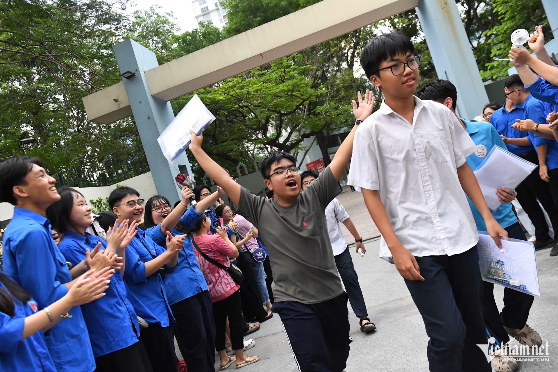 W-thi 10 tieng anh_ 4.jpg