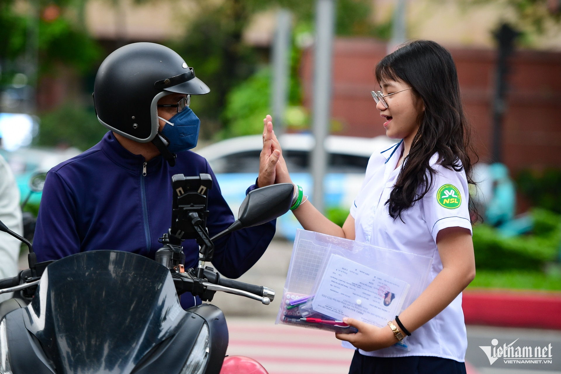 W-entry exam 10 HCMC Nguyen Hue 4.jpg