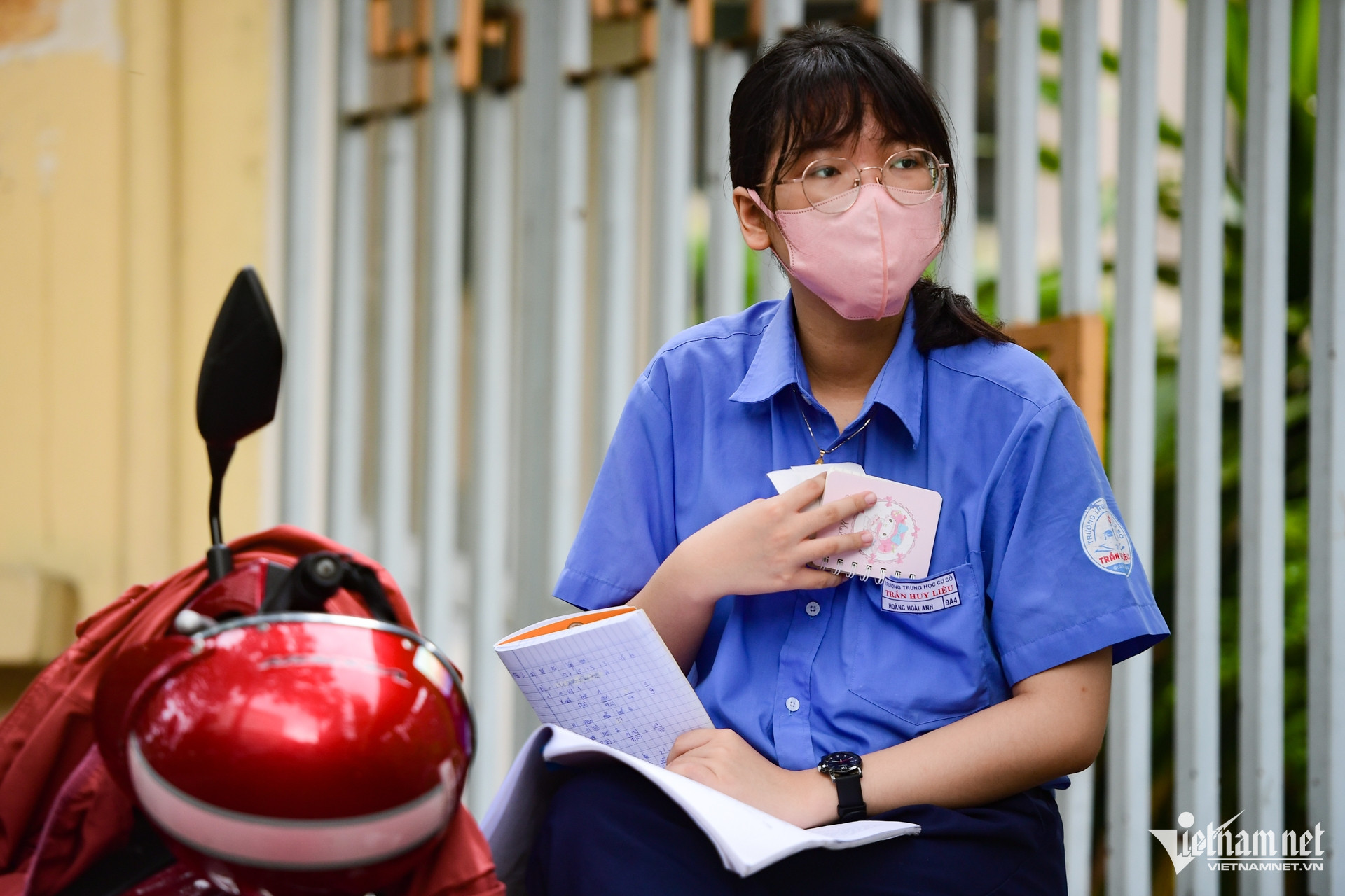 W-entry exam 10 HCMC Nguyen Hue 5.jpg