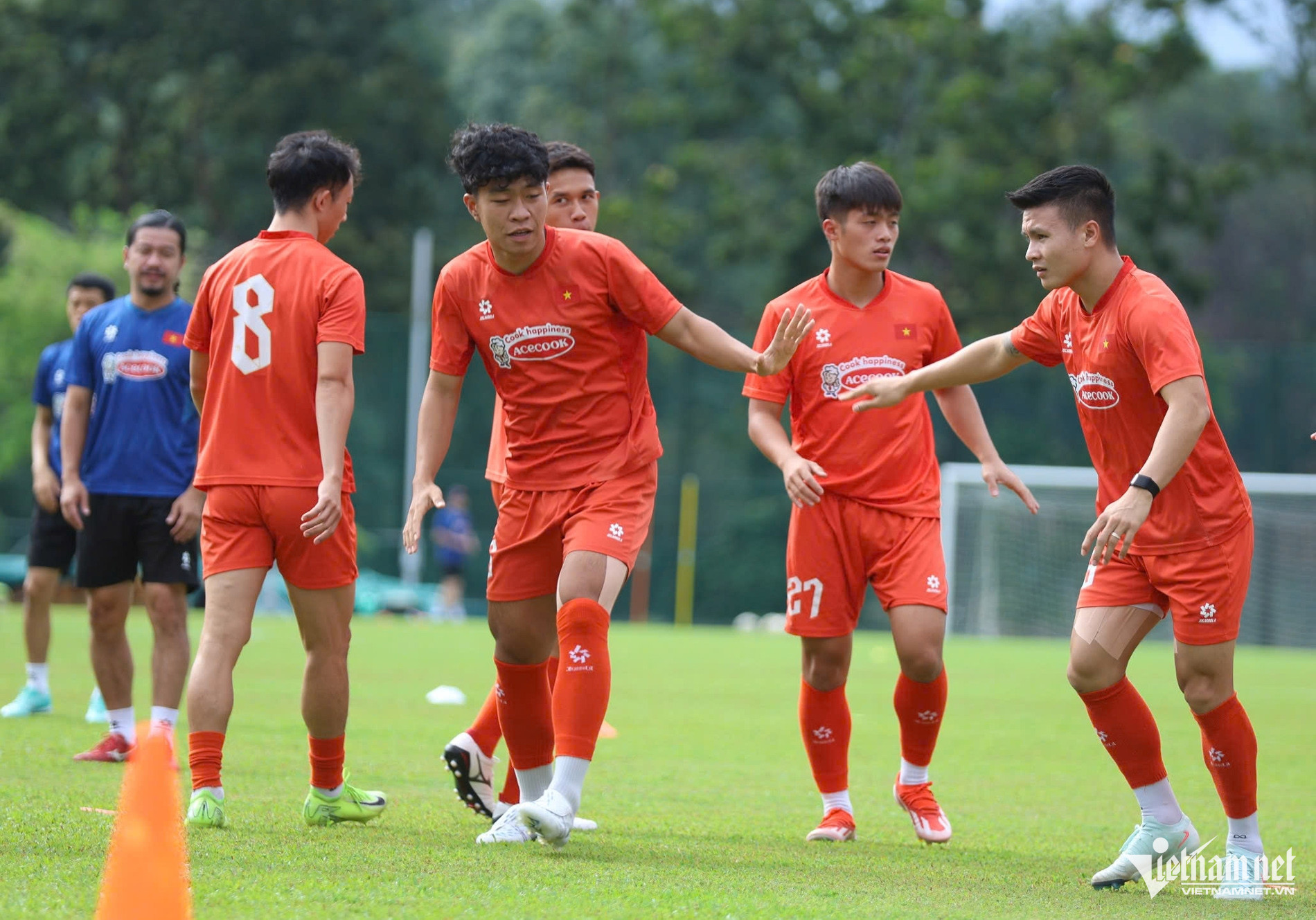 W-tuyen viet nam 1.jpg