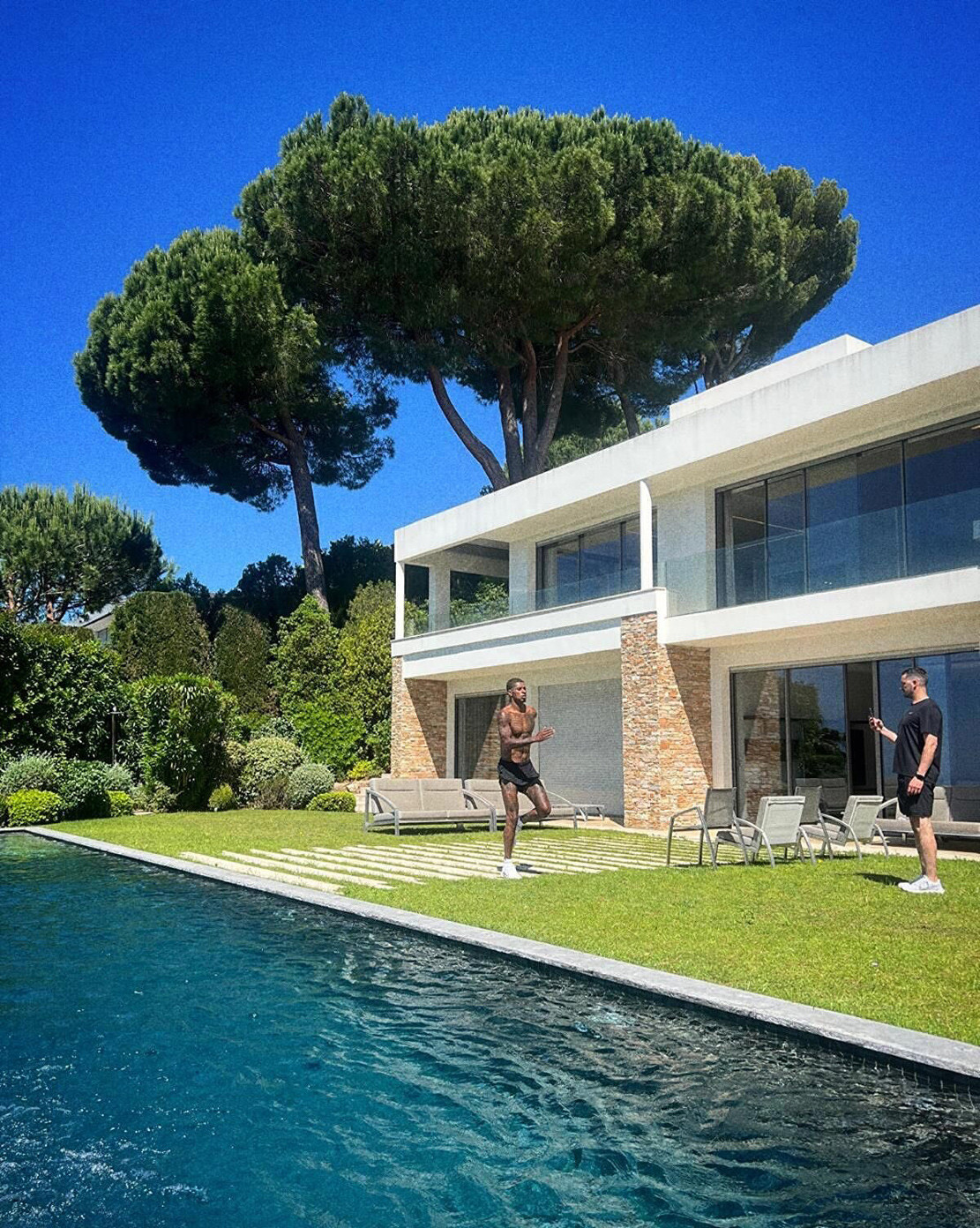 www_thesun_co_uk marcus rashford trains cannes man 1000965433.jpg