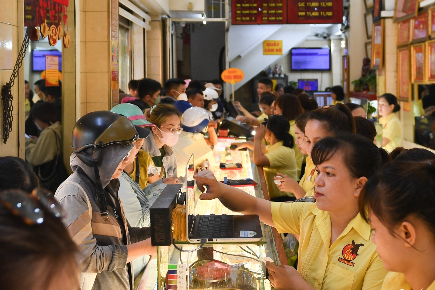 Giá vàng hôm nay 9/6: SJC đắt thêm nửa triệu đồng, giá mua vào tăng cao