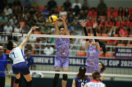 bong chuyen viet nam vs dai bac trung hoa 1.jpg