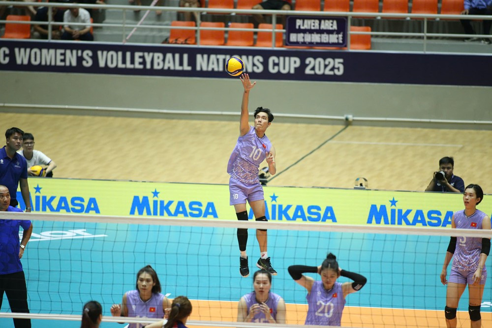 bong chuyen viet nam vs dai bac trung hoa 2.jpg