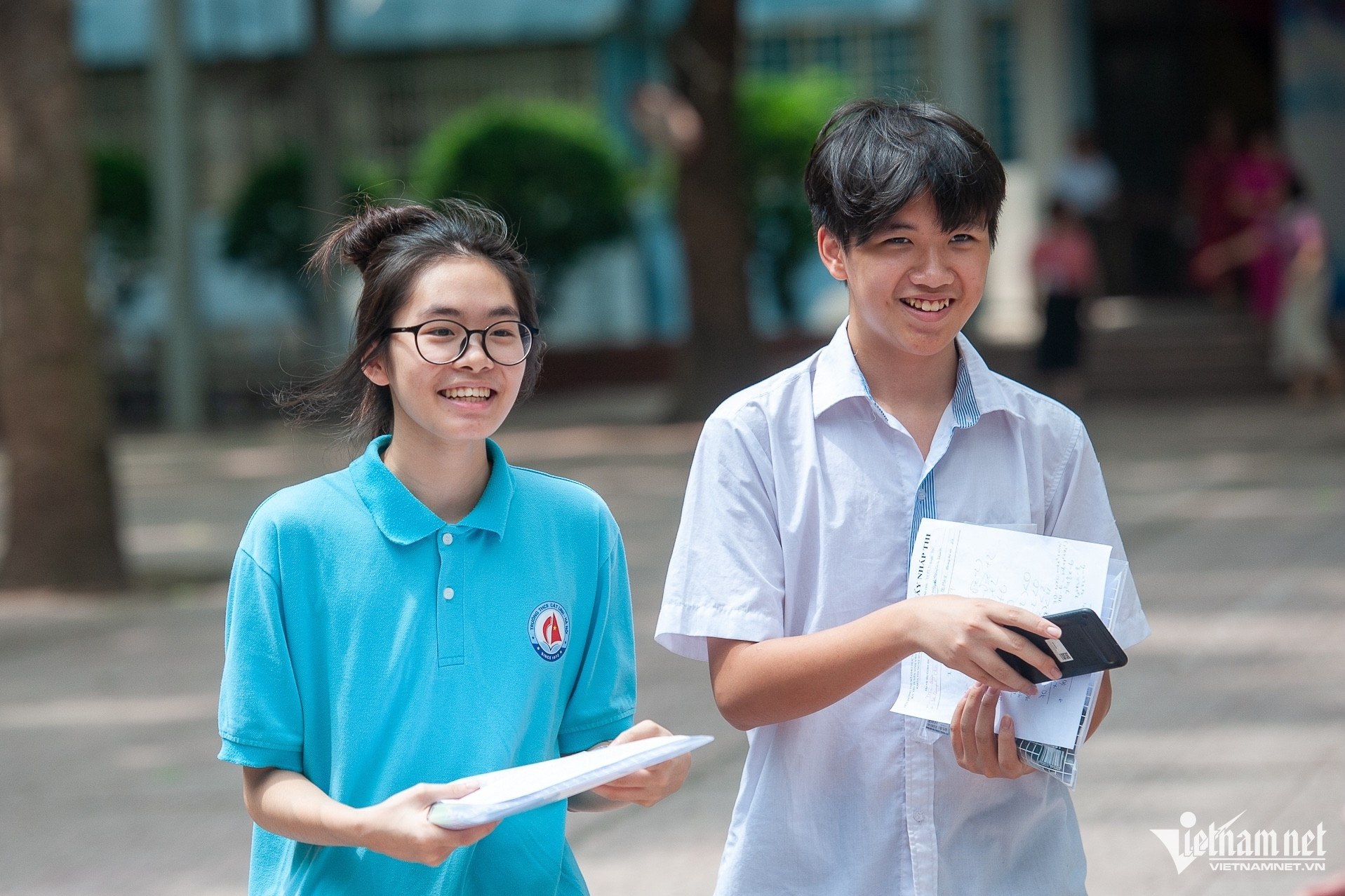 Đề Toán thi lớp 10 Hà Nội gắn với thực tế, thí sinh dễ đạt điểm 7 trở lên