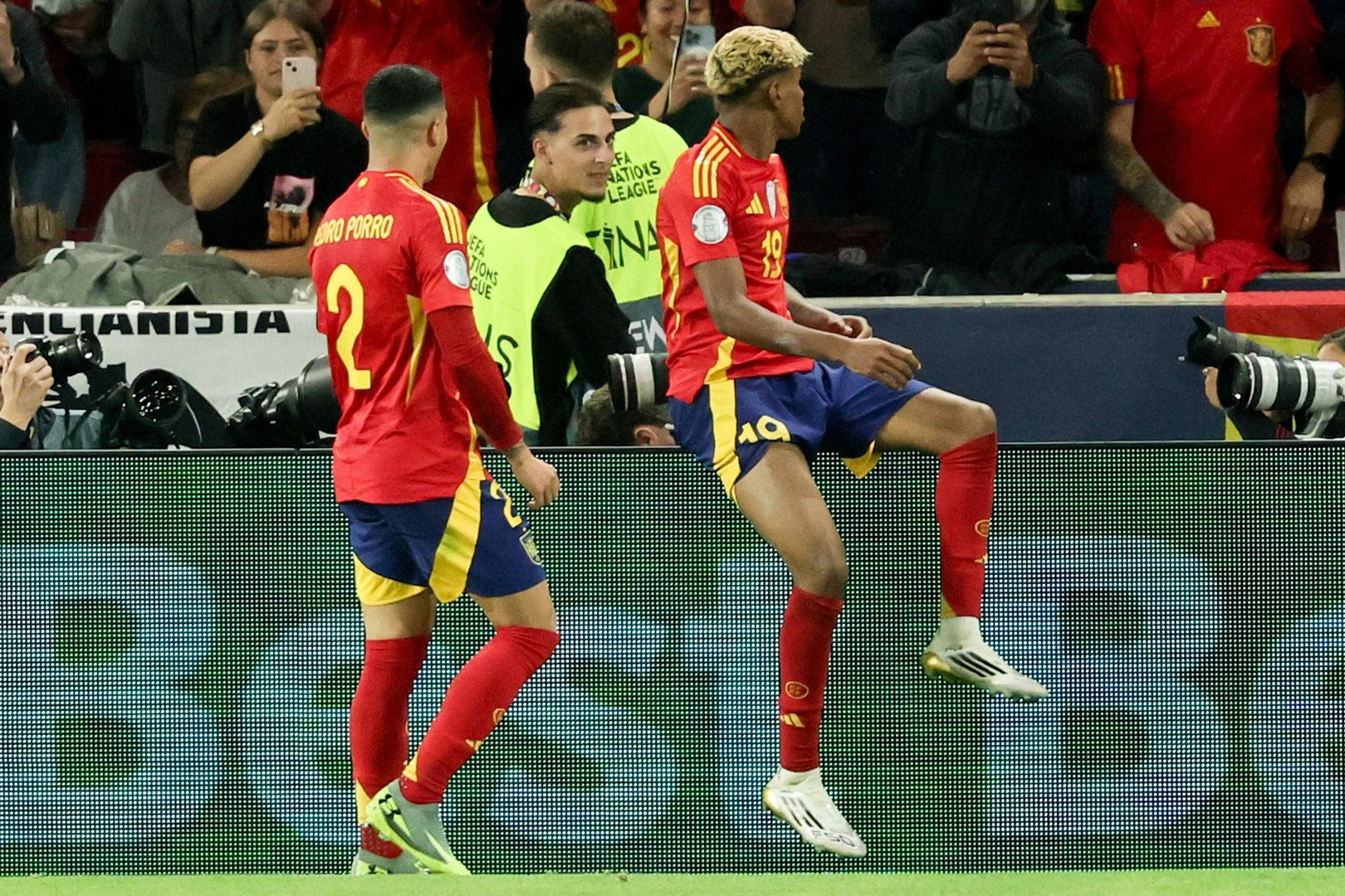 EFE - Lamine Yamal Sepanyol Perancis.jpg