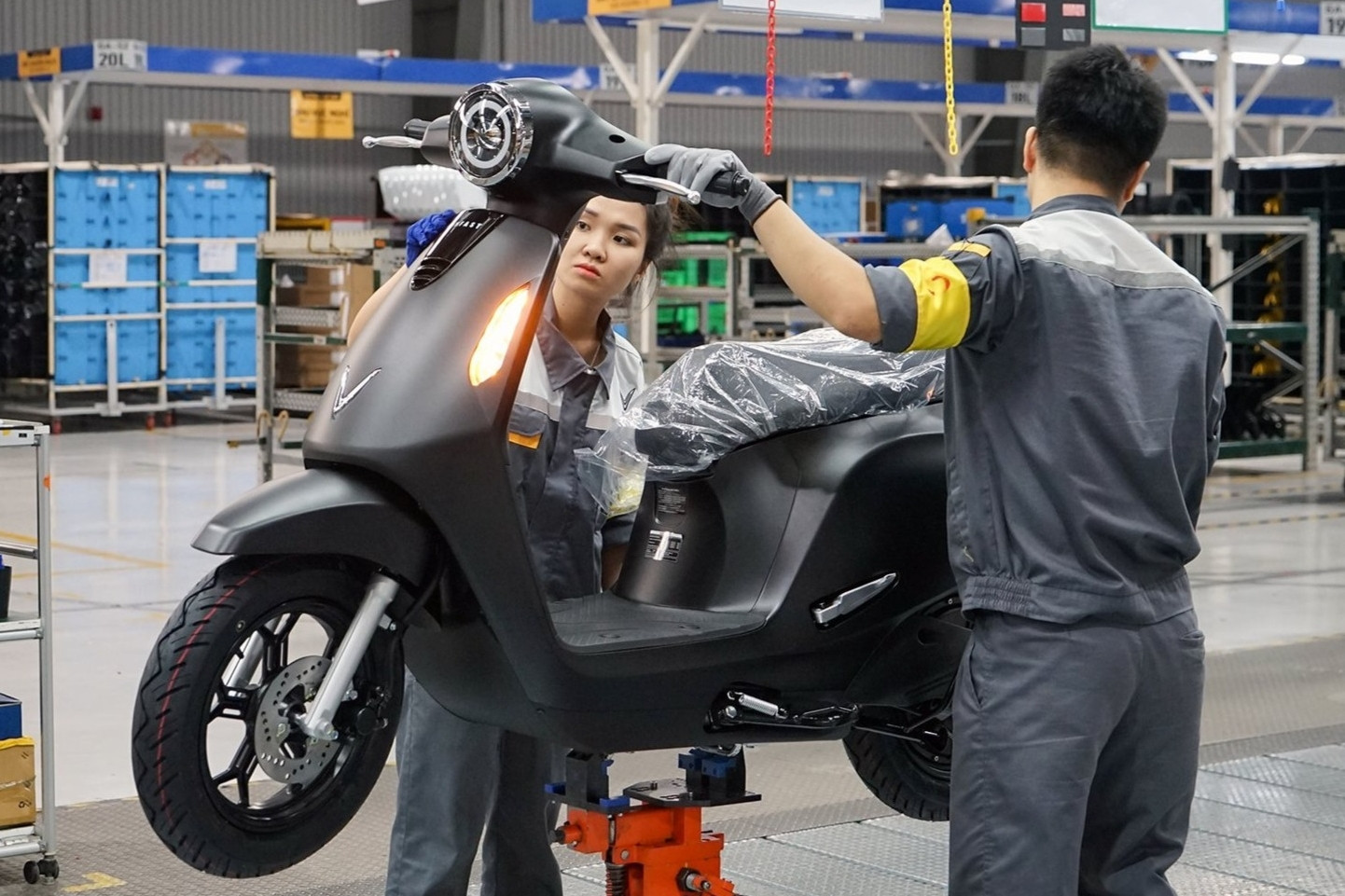 Lượng xe máy mới tiếp đà tăng nhẹ, giá xe dự báo giảm sâu trong dịp hè