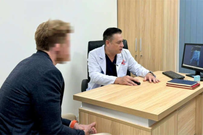 Người đàn ông Mỹ sang Việt Nam chữa căn bệnh gây 'khổ sở' suốt 15 năm