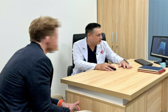 Người đàn ông Mỹ sang Việt Nam chữa căn bệnh gây 'khổ sở' suốt 15 năm