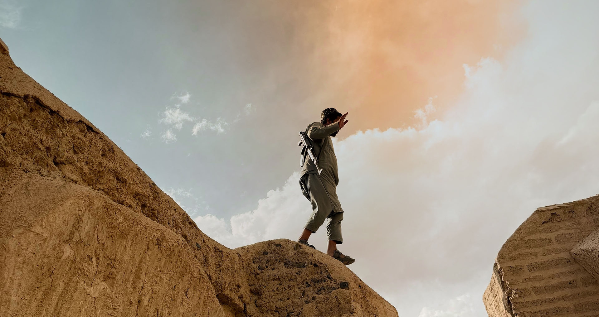 Nữ du khách Việt và hành trình xê dịch trước họng súng tại Afghanistan