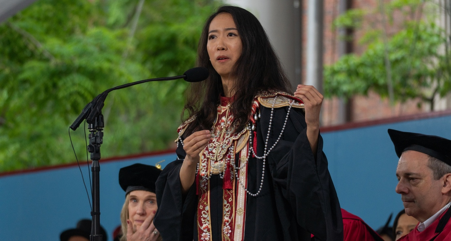 Phát biểu chấn động ở đại học danh giá, nữ thạc sĩ bị 'soi' xuất thân giàu có
