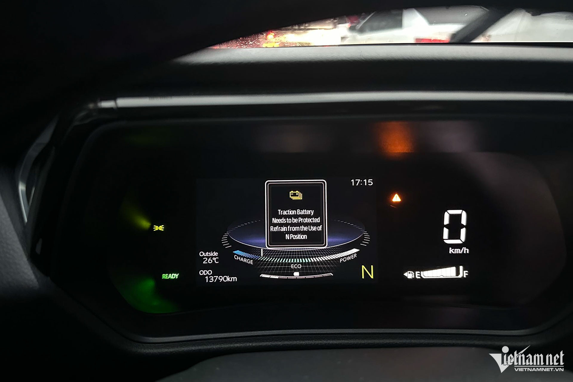 W-xe hybrid canh bao ve N.jpg