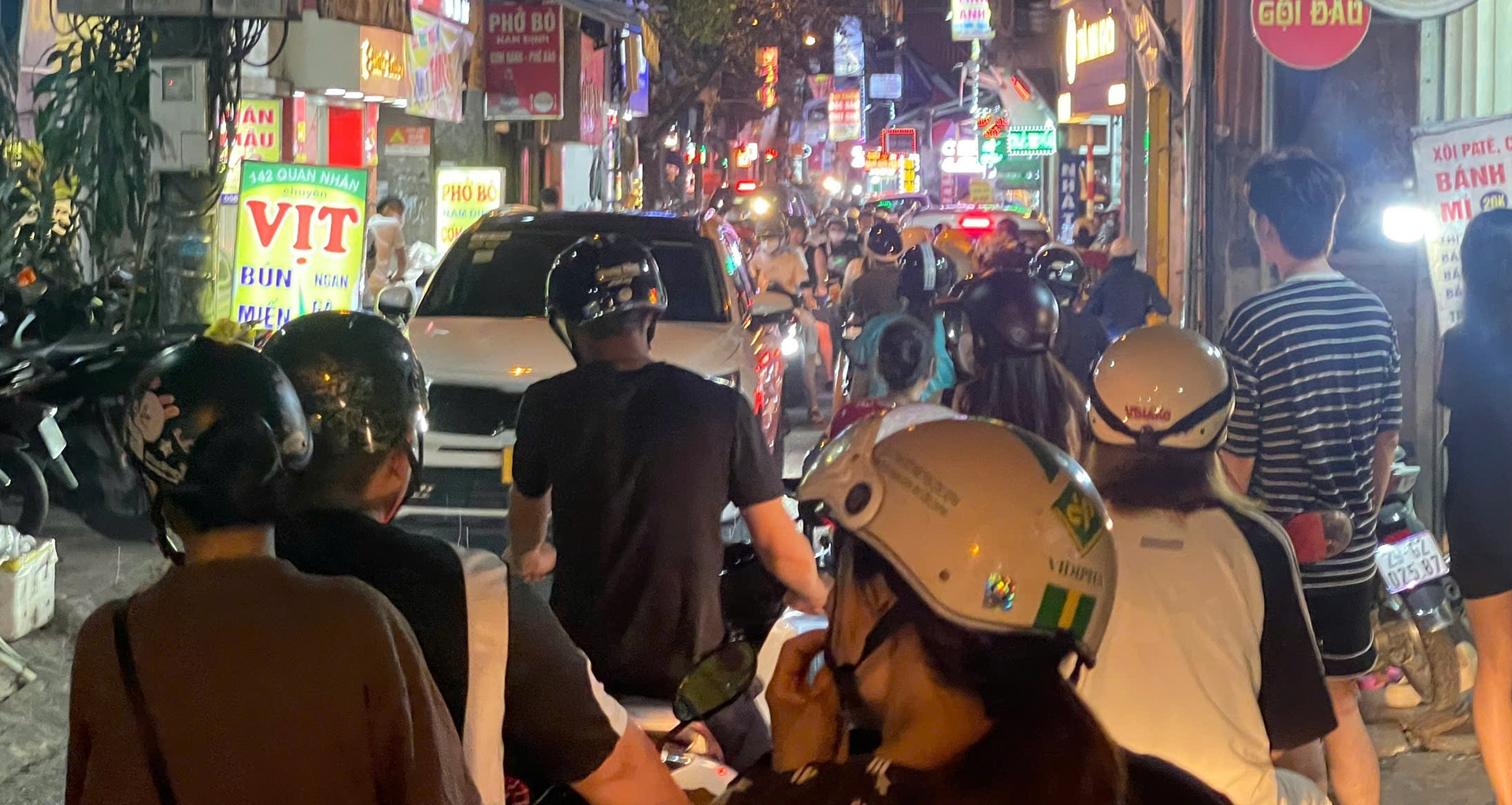 Có ô tô, có chỗ để, nhưng sau nửa năm tôi vẫn b...