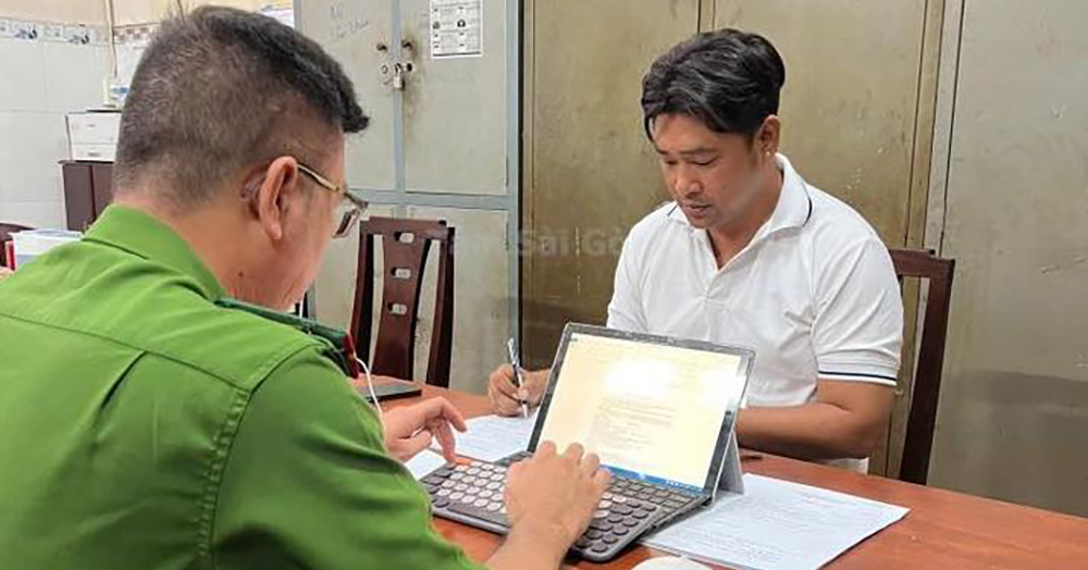 Lời khai của người đàn ông chở 2 trẻ em, chặn ô tô đập phá giữa phố