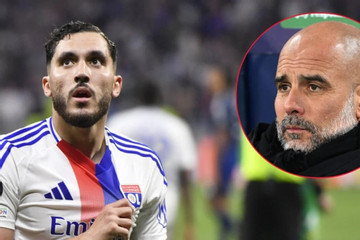 Man City ký 5 năm Rayan Cherki, kịp đá FIFA Club World Cup
