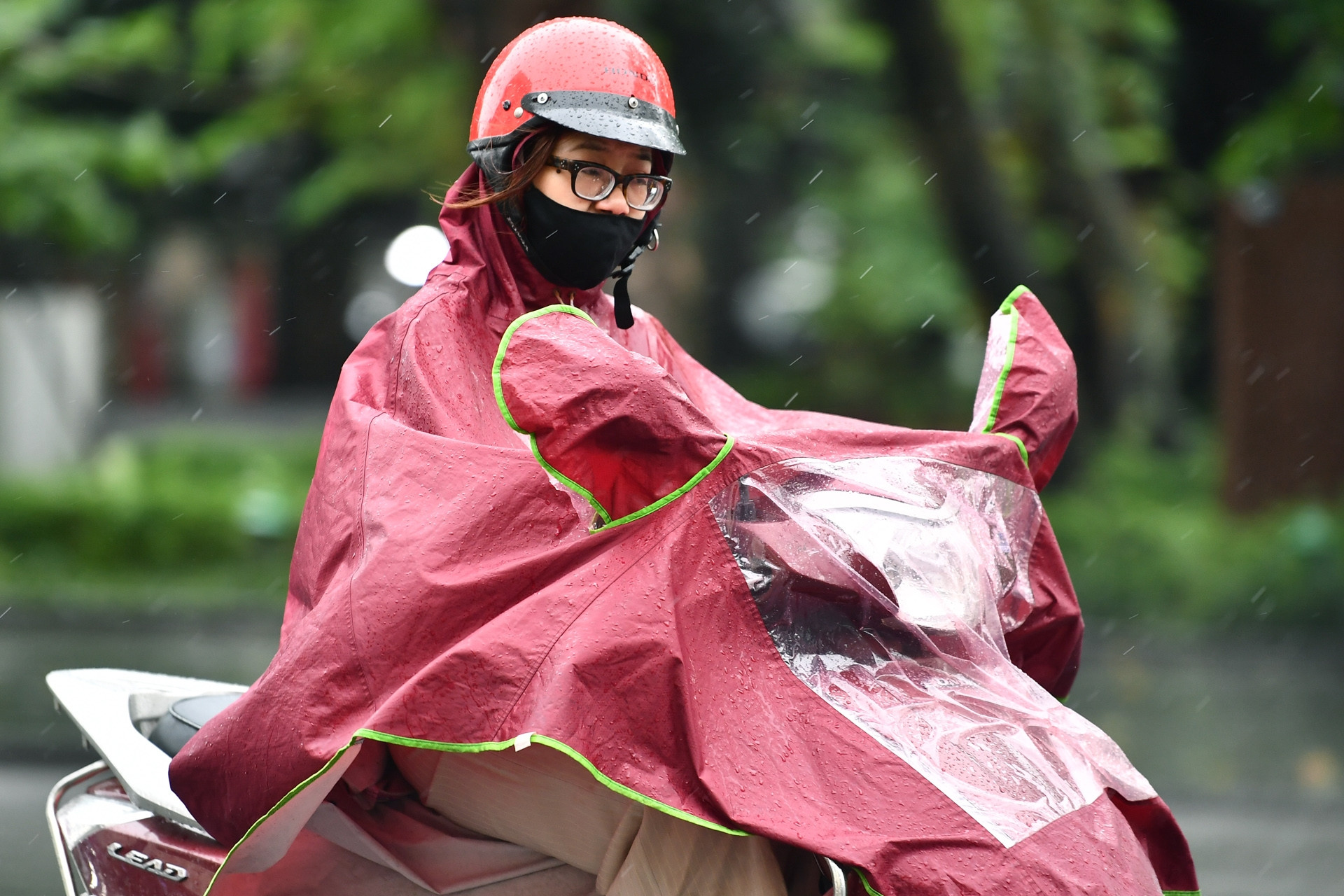 Thời tiết Hà Nội 3 ngày tới: Mưa giông xuất hiện liên tiếp, nắng gián đoạn