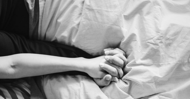 Trật khớp quai hàm, không thể há miệng do gặp nạn khi làm "chuyện ấy"