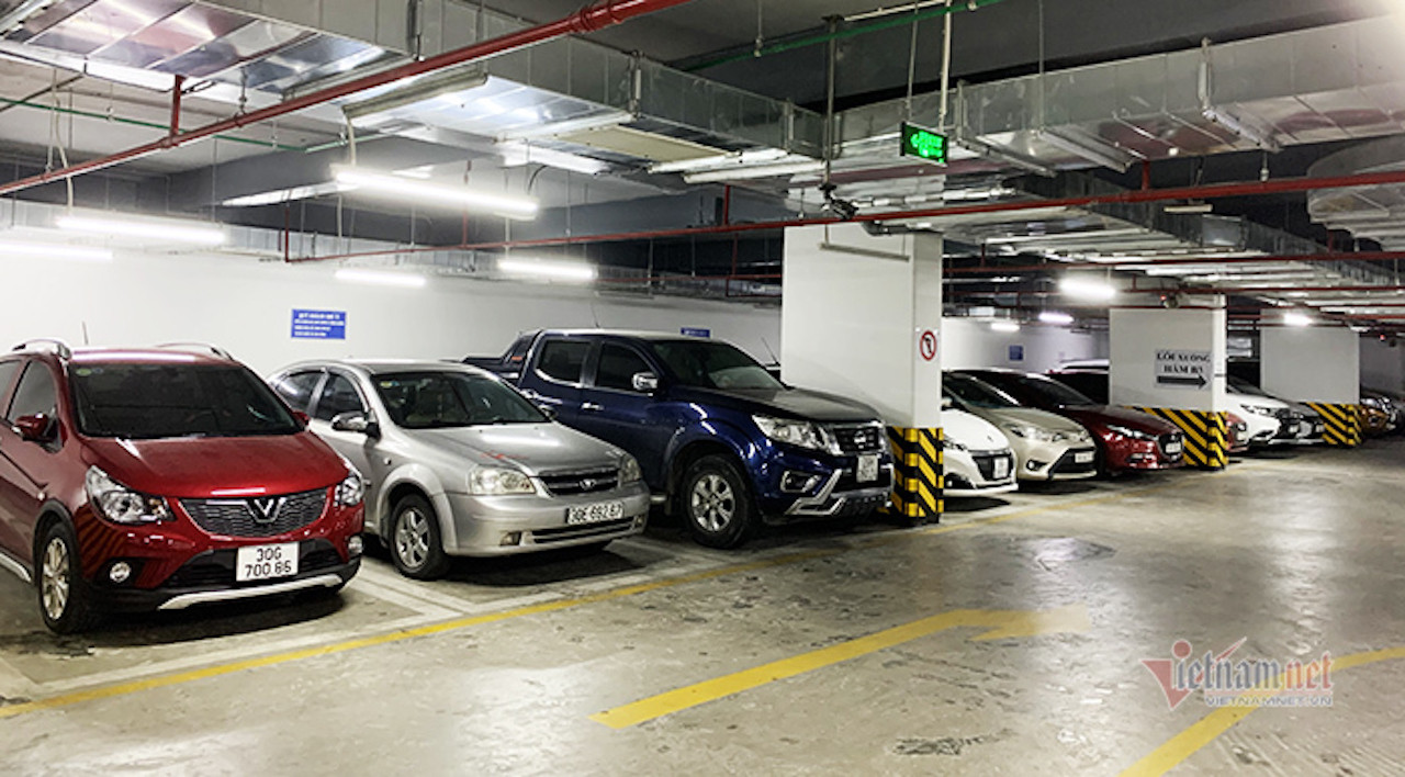 vi sao do o to trong ham bai gui xe luon phai quay dau ra ngoai.jpg