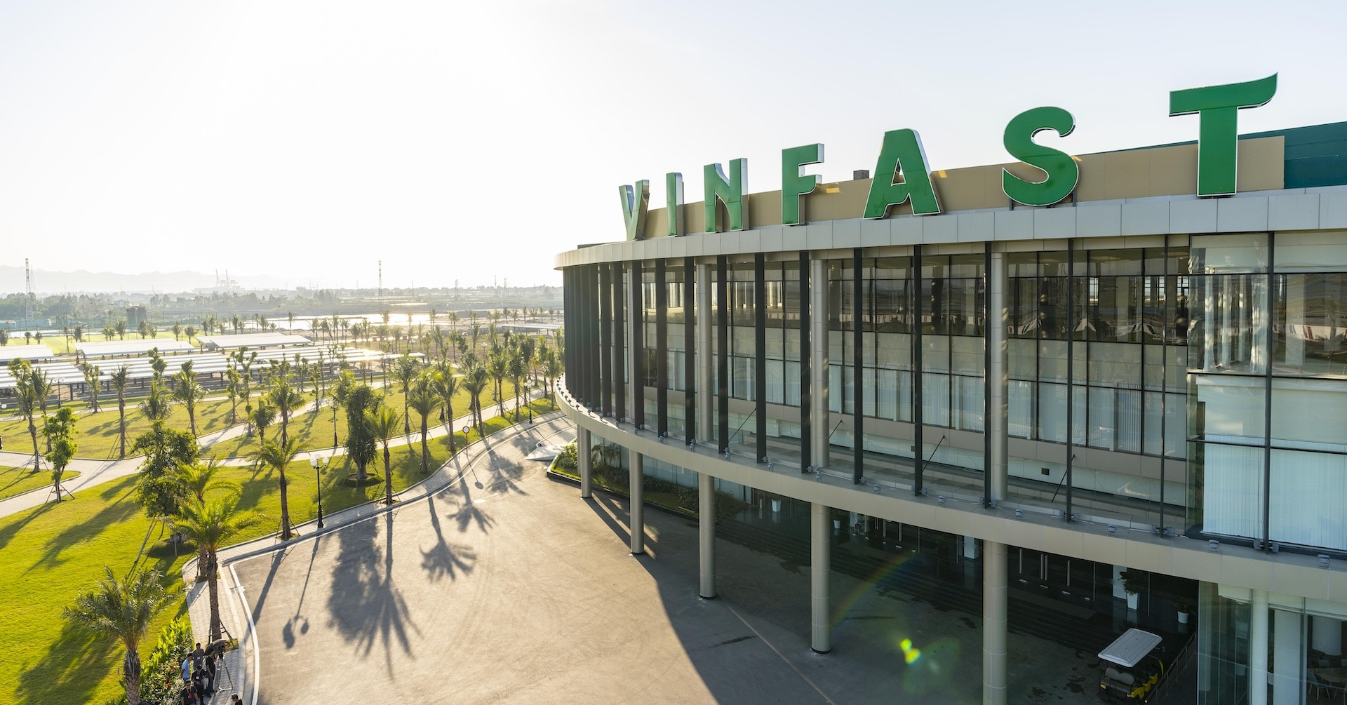 VinFast hỗ trợ và bao tiêu sản phẩm đầu ra cho các doanh nghiệp phụ trợ Việt Nam