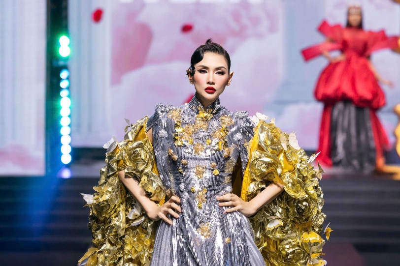 Võ Hoàng Yến diễn vedette với 'tuyệt tác' của NTK Thanh Hương Bùi