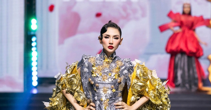 Võ Hoàng Yến diễn vedette với 'tuyệt tác' của NTK Thanh Hương Bùi